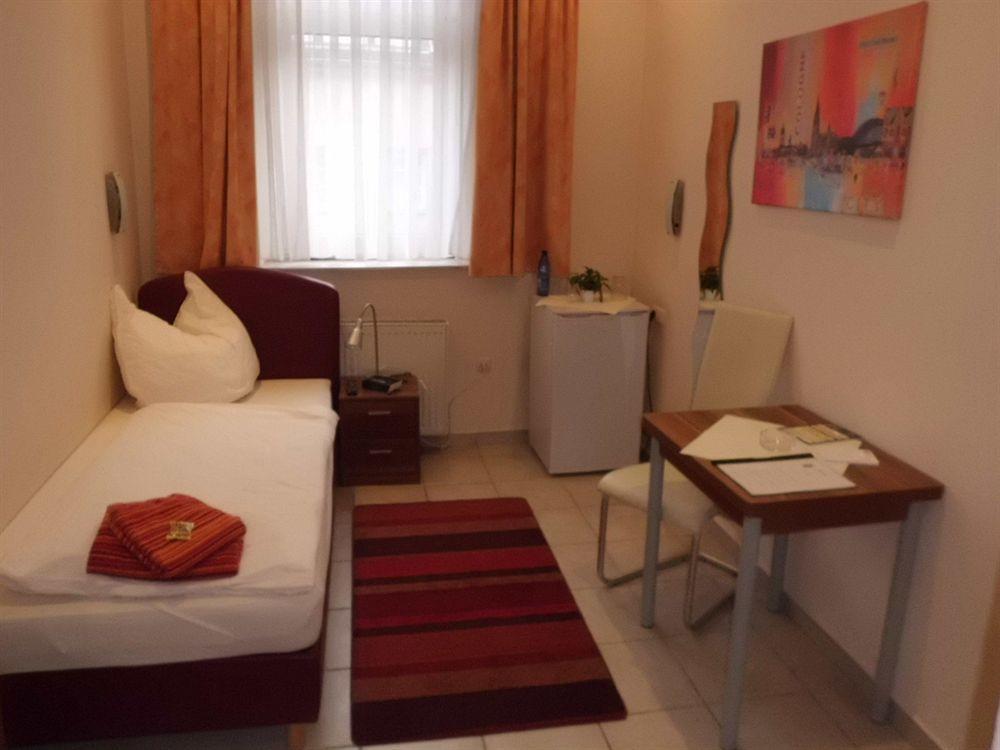 Hotel Schuetze Superior Hürth Zewnętrze zdjęcie
